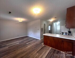 412 Killian Ave in Mount Holly, NC - Building Photo - Building Photo