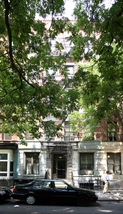 331 E 88th St in New York, NY - Foto de edificio