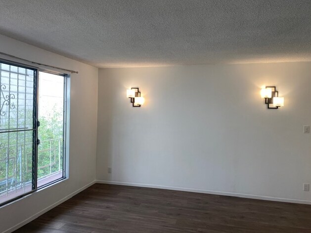 6013 Carlton Way in Los Angeles, CA - Building Photo - Building Photo