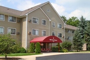 460 W Russell St in Saline, MI - Building Photo