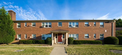 Springfield Gardens in Springfield, VA - Building Photo - Building Photo