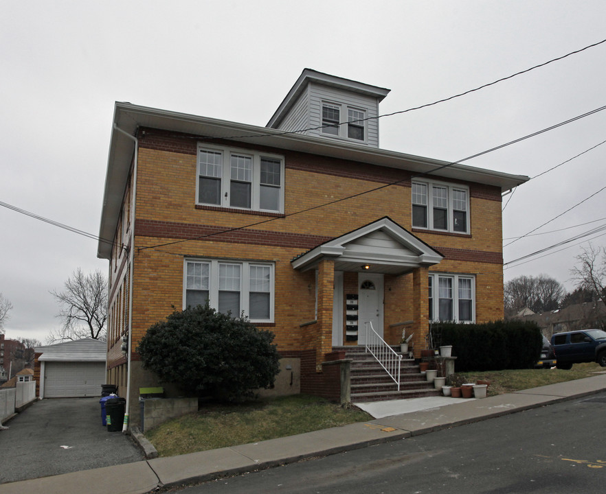 206 Belair Rd in Staten Island, NY - Building Photo