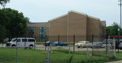 Hurlburt House in Peoria, IL - Building Photo - Building Photo