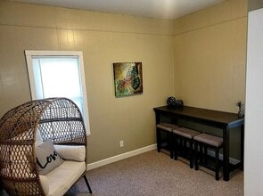 910 N Winsor St in Mitchell, SD - Building Photo - Building Photo