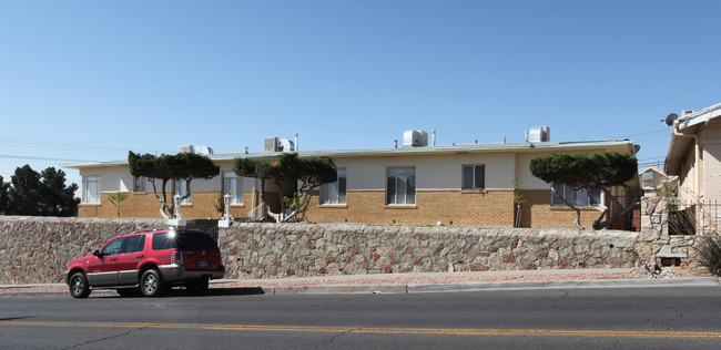 1501 N Stanton St in El Paso, TX - Building Photo - Building Photo