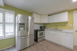 3830 NE Indian River Dr in Jensen Beach, FL - Building Photo - Building Photo