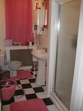 745 S 4th St, Unit 2nd floor in Philadelphia, PA - Building Photo - Building Photo