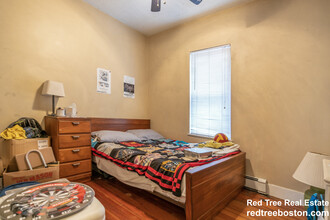 34 Darling St, Unit 1 in Boston, MA - Foto de edificio - Building Photo