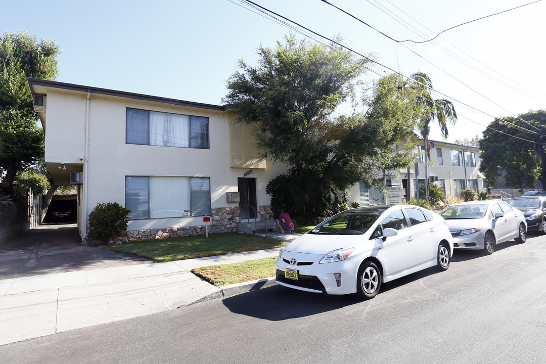 13517-13521 Rye St in Sherman Oaks, CA - Building Photo