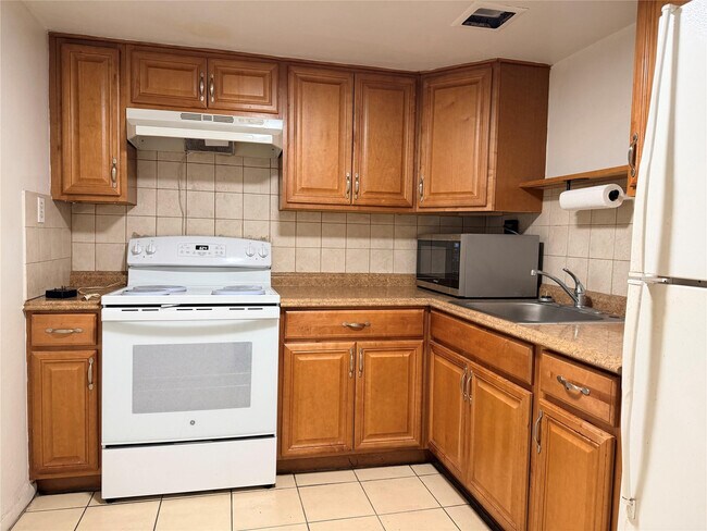 property at 1729 Moffett St