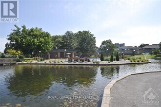 260 Brittany Dr in Ottawa, ON - Building Photo - Building Photo