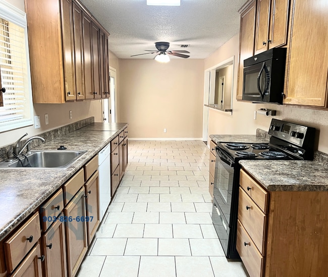 314 Pin Oak St in Atlanta, TX - Building Photo - Building Photo