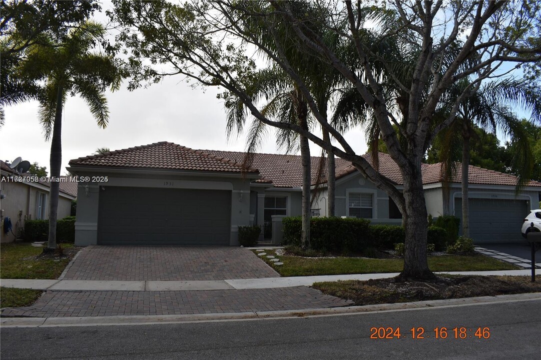 1931 Pisces Terrace in Weston, FL - Building Photo