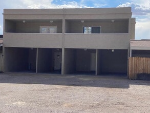 805 Mormon Pl, Unit B in Las Cruces, NM - Foto de edificio - Building Photo