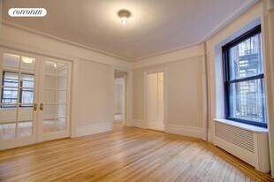 158 W 81st St in New York, NY - Building Photo