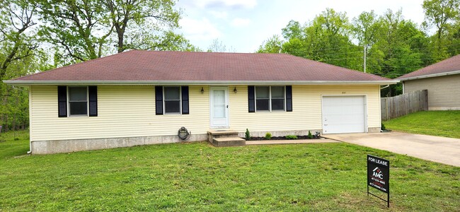 310 S Basswood Ave in Republic, MO - Building Photo - Building Photo