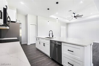 3002 30th St W in Lehigh Acres, FL - Building Photo - Building Photo