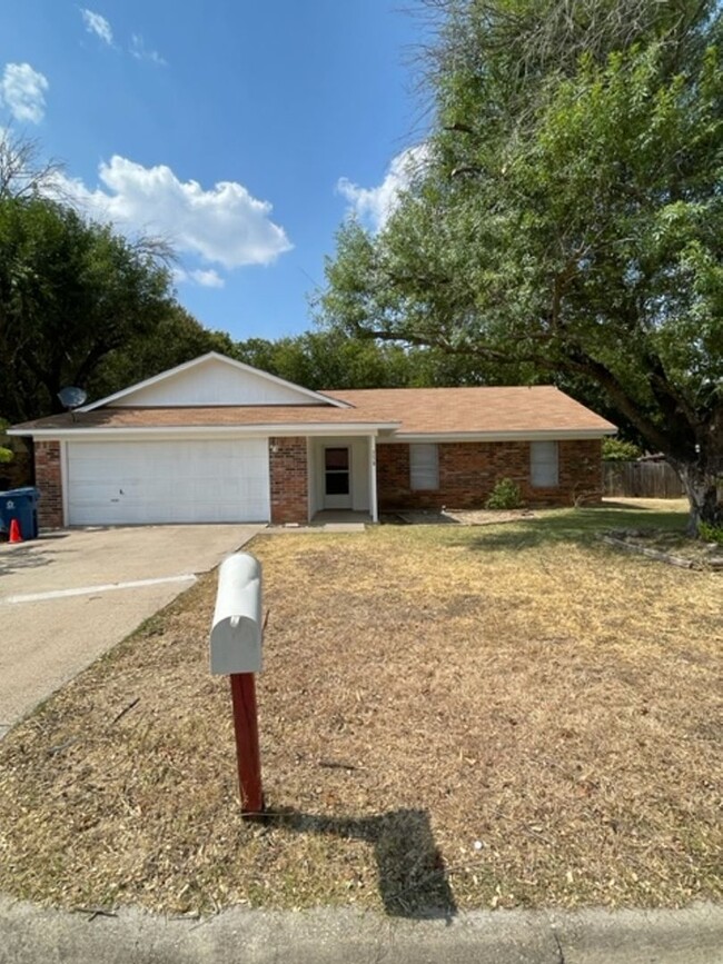 338 Lindenwood Ln S in Hewitt, TX - Building Photo - Building Photo