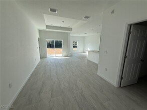 1014 Lakeside Dr in Lehigh Acres, FL - Building Photo - Building Photo