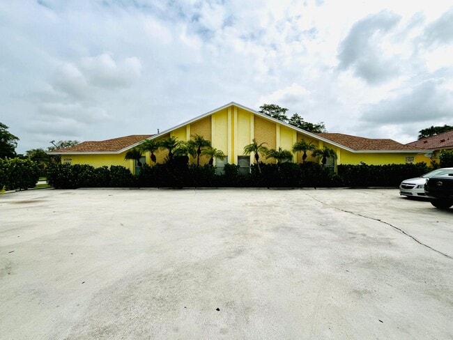 property at 13711 Yarmouth Ct