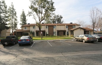 South Real Gardens Apartments in Bakersfield, CA - Foto de edificio - Building Photo