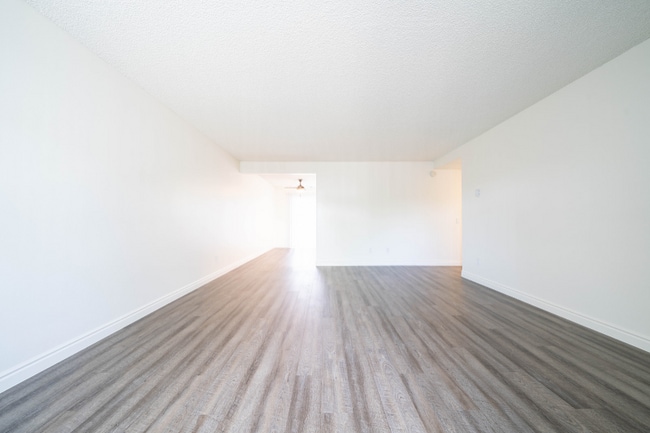 1150 Meadow Lake Dr, Unit 05 in Vista, CA - Building Photo - Building Photo