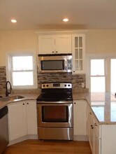 21 Hall St, Unit 2 in Medford, MA - Building Photo - Building Photo
