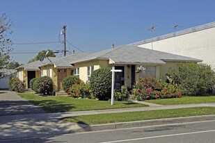 415-419 S Main St in Burbank, CA - Building Photo