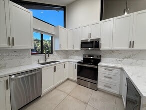 9208 SW 132nd St in Miami, FL - Building Photo - Building Photo