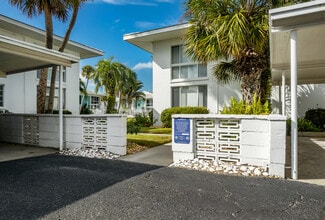 Martinique North Condominiums in Bradenton Beach, FL - Building Photo - Building Photo