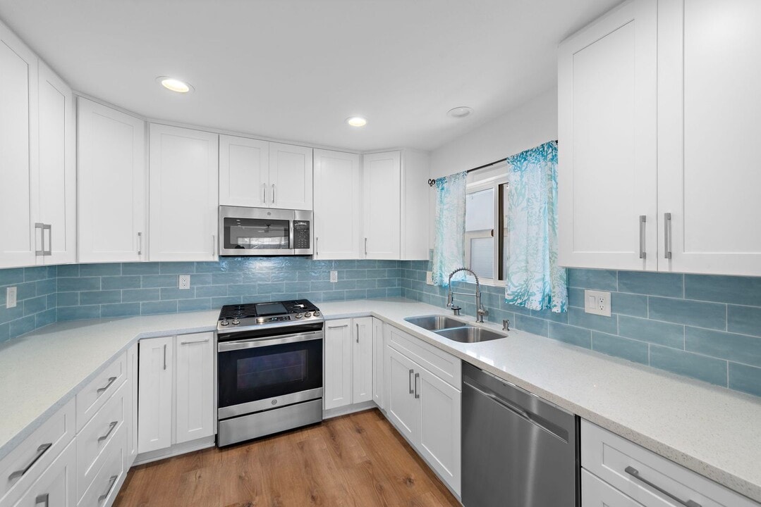 137 Avenida Mateo in San Clemente, CA - Building Photo