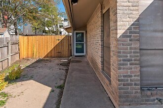 10807 Lambert Cir in Austin, TX - Building Photo - Building Photo
