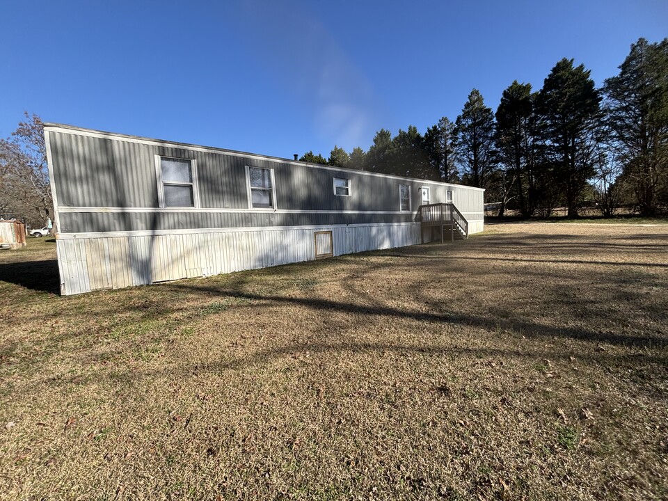 180 Cassidy Ln in Coats, NC - Foto de edificio