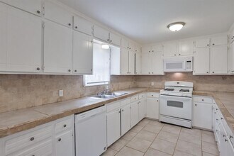 6957 Park Pl Dr in Richland Hills, TX - Building Photo - Building Photo