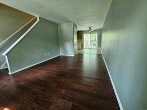 94 Cynthia Ln in Middletown, CT - Foto de edificio - Building Photo