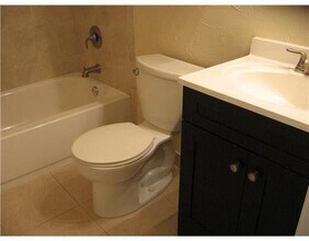 5685 Stonington Way in Greenacres, FL - Building Photo - Building Photo