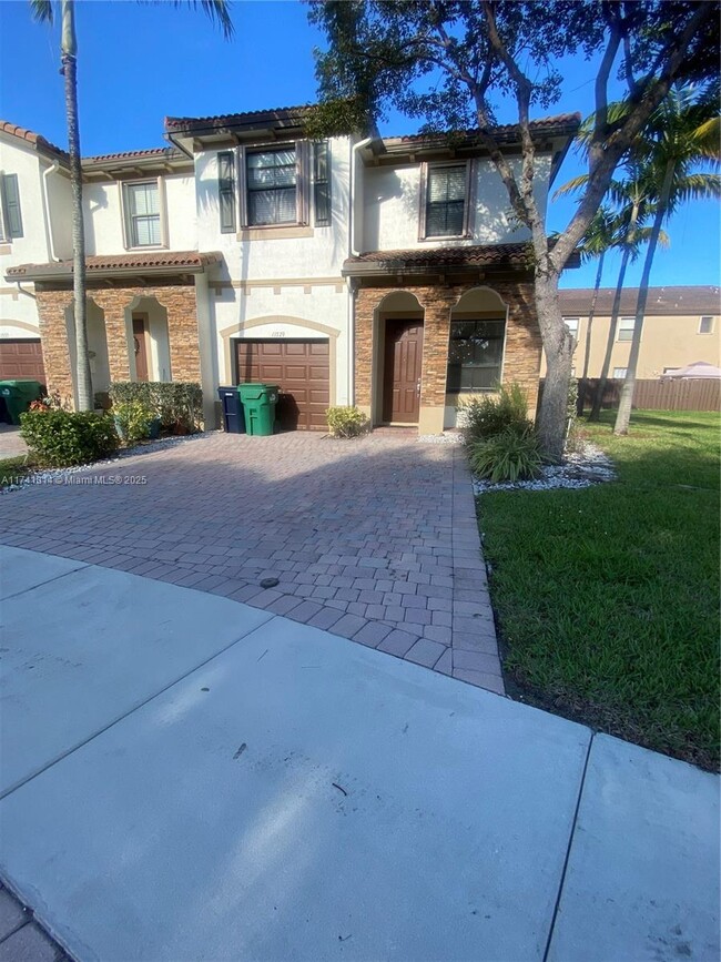 11329 SW 234 Ln in Homestead, FL - Foto de edificio - Building Photo