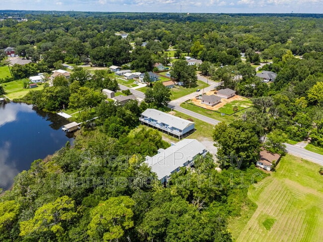 5392 Munson Hwy in Milton, FL - Building Photo - Building Photo
