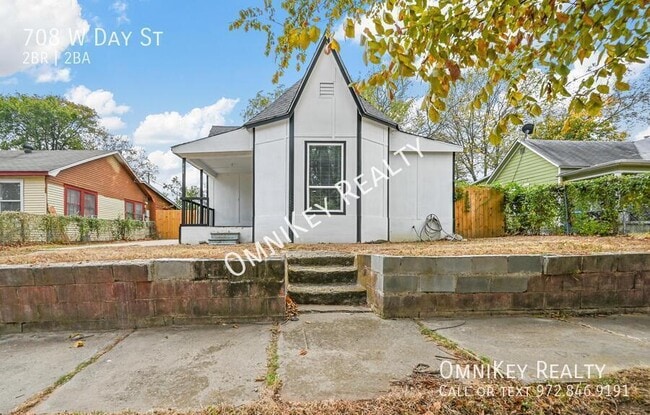 property at 708 W Day St