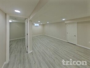 2931 Woodbridge St in Roseville, MN - Building Photo - Building Photo