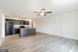 1708 Fairmont Dr in Harrisburg, PA - Building Photo - Building Photo
