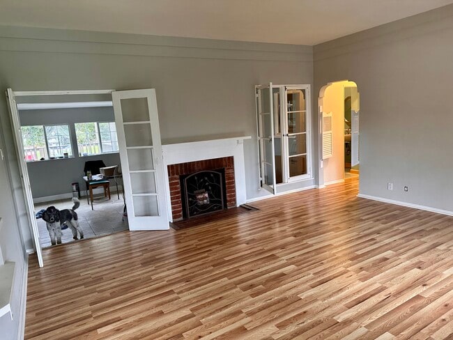 25 Lowell Ave in Sierra Madre, CA - Building Photo - Building Photo