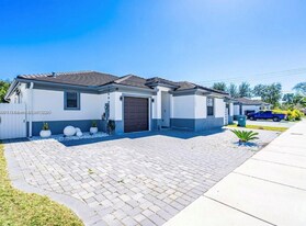 21545 SW 125th Psge in Miami, FL - Building Photo