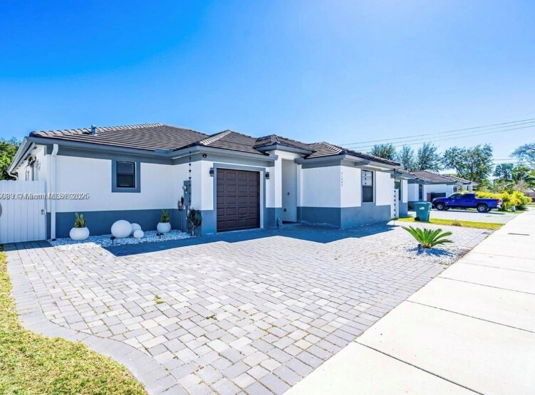 21545 SW 125th Psge in Miami, FL - Building Photo