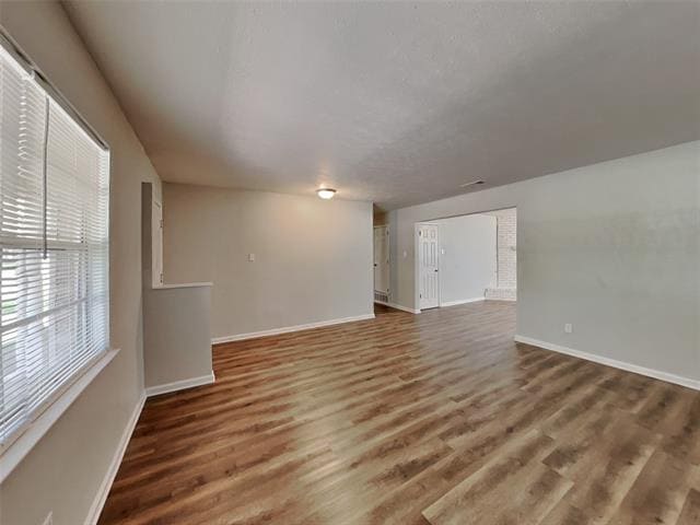 825 Livingston Dr in Hurst, TX - Foto de edificio - Building Photo