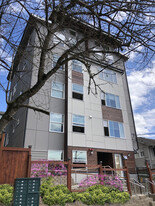 10734 Stone Ave N, Unit #302 in Seattle, WA - Building Photo
