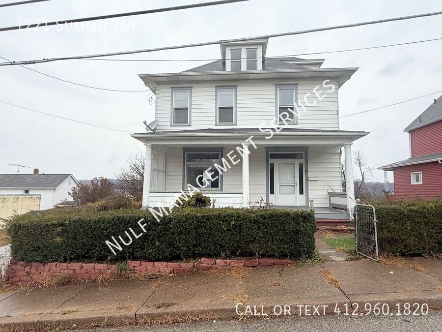 1221 Summit Ave in Monessen, PA - Building Photo