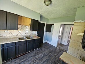 3685 E 143rd St in Cleveland, OH - Foto de edificio - Building Photo