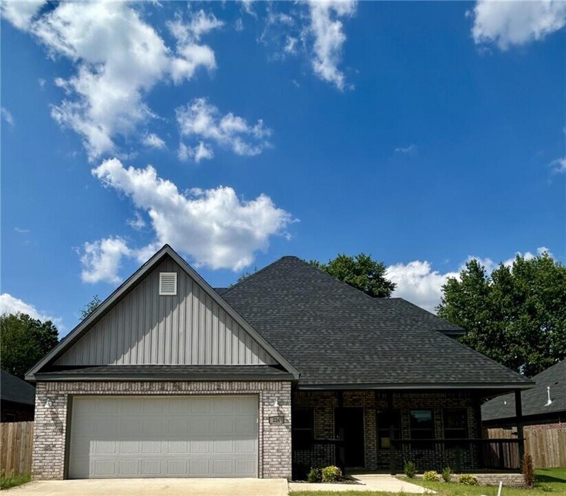 224 Ryder St in Gentry, AR - Building Photo