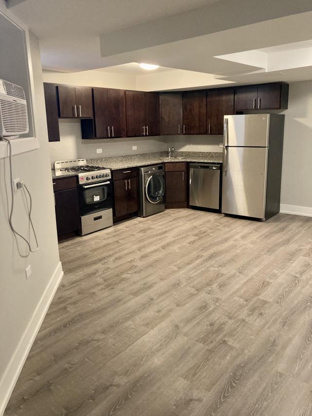 429 W Belden Ave in Chicago, IL - Building Photo - Building Photo